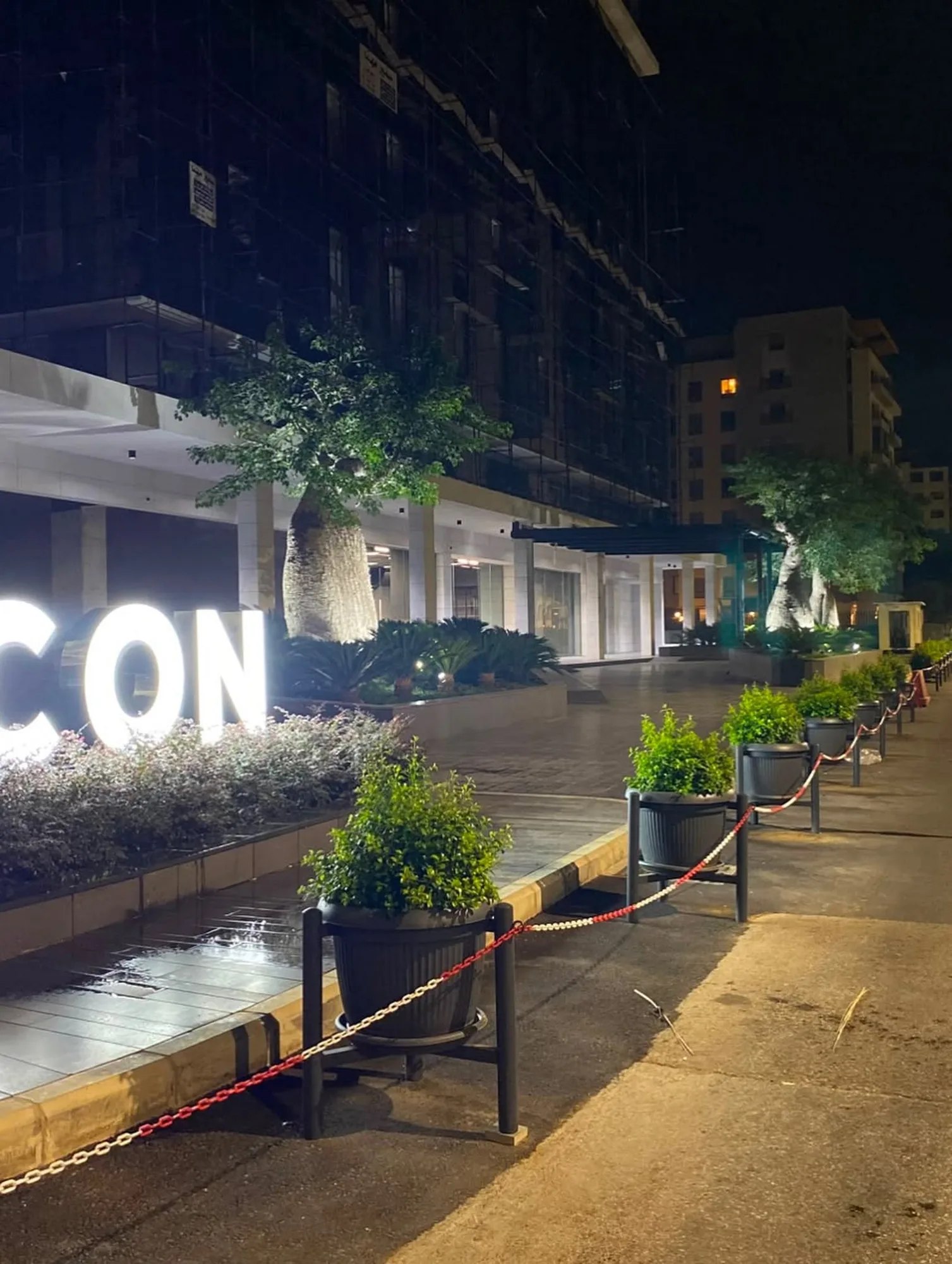 ICON at night, Sin el Fil